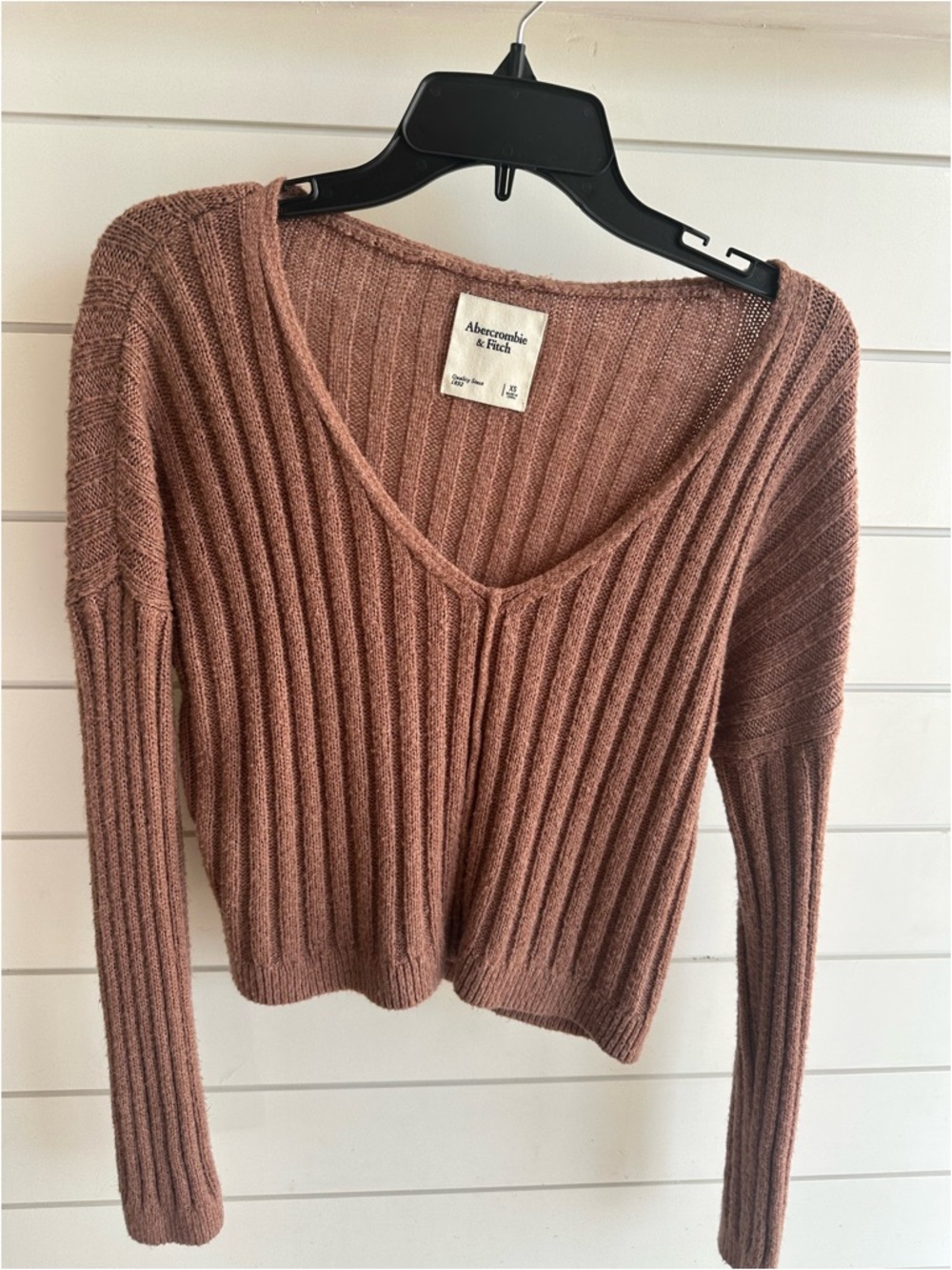 Abercrombie & Fitch Women's Ribbed V-Neck Sweater - Dusty Rose